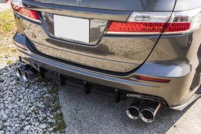 ホンダ オデッセイ：マフラーは4本出し