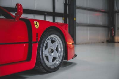358万ドル（邦貨換算約5億3370万円）で落札されたフェラーリ「F40」（C）Courtesy of RM Sotheby's