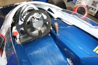 ティレルP34：インパネまわりも作り込まれている