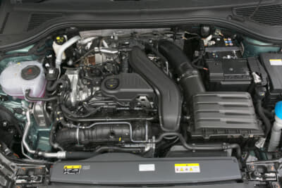 VW パサートeTSIエレガンス:1.5L ガソリンターボエンジンのマイルドハイブリッドシステムを搭載