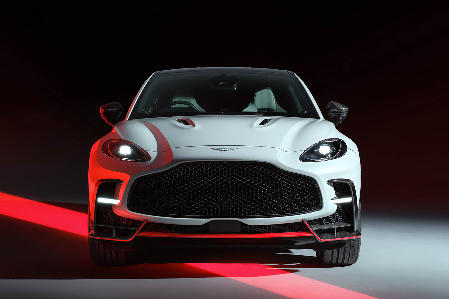 09_AMW_20250514_astonmartin_db