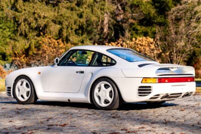 オークション終了後に個別販売されたポルシェ「959シュポルト」（C）Courtesy of RM Sotheby's