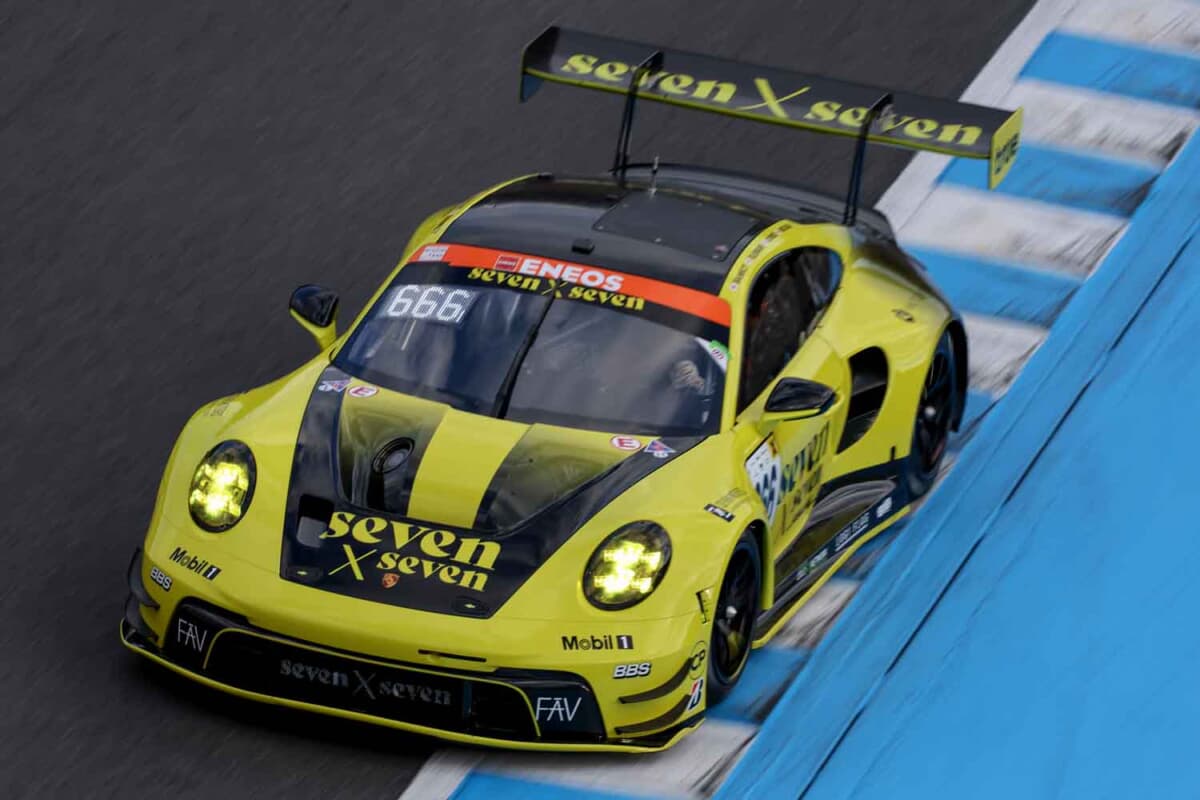 ポルシェ雑誌☆レース活動に焦点を当てた詳細な記録☆ウォルター