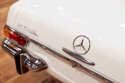 17万9200ドル（邦貨換算約2580万円）で落札されたメルセデス・ベンツ「280SL」（C）Courtesy of RM Sotheby's