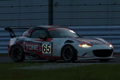 夜間走行も実施。これを走らないと本戦のナイトセッションをドライブできない