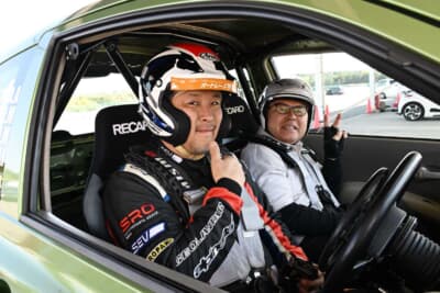 走行枠の時間には、青木拓磨選手の同乗走行を選択できる。自身の走りとの違いを確認することがので、良い経験になるはずだ