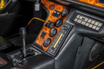 31万3000ドル（邦貨換算約4470万円）で落札されたデ・トマソ「パンテーラ 90Si」（C）Courtesy of RM Sotheby's