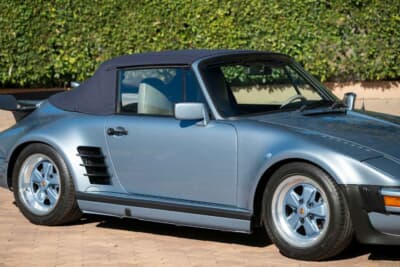 42万8500ドル（邦貨換算約6390万円）で落札されたポルシェ「911ターボ  フラットノーズ カブリオレ」（C）Courtesy of RM Sotheby's