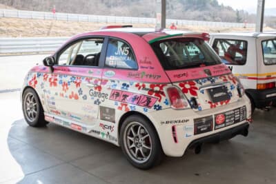 アバルト500 R3T：エクステリアは市販モデルとほとんど変わらない