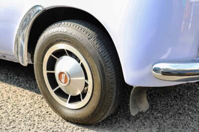 スバル 360カスタム：ハヤシレーシングのホイールは、貴重な当時物