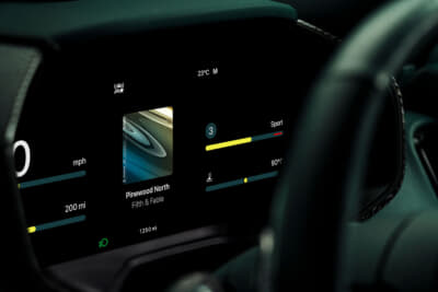 アストンマーティン DBX：CarPlay Ultraは、今後12カ月以内に世界各市場へ順次展開される予定