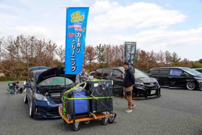 水素を使ってエンジン燃焼室を洗浄し、蓄積されたカーボンを取り除くことでエンジンの寿命を延ばしたり、燃費向上を図る話題のグッドワンも出展。イベント特別価格だったこともあり、多くの参加者がその効果を試していた