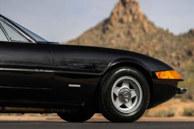 49万8400ドル（邦貨換算約7270万円）で落札されたフェラーリ「365 GTB/4 デイトナ」（C）Bonhams