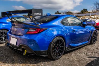 スバル BRZ：VERUSの巨大なGTウイングが目を惹く1台だった
