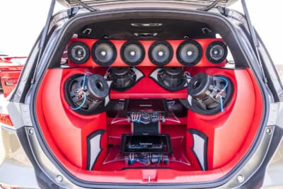 ホンダ オデッセイ：オーディオはカスタム進行中。センターコンソールを自作中で、近々完成予定だという