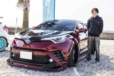 2017年式のトヨタ C-HRとオーナーの清水さん