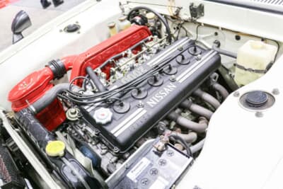 日産 スカイライン2000GT-R：S20型2L直列6気筒DOHC4バルブエンジンを搭載