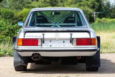 12万ポンド～20万ポンド（邦貨換算約2320万円〜約3870万円）で現在も販売中のメルセデス・ベンツ「450 SLC 5.0」（C）Bonhams