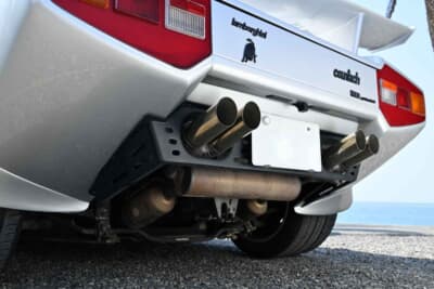 ランボルギーニ カウンタック LP5000Sクアトロヴァルヴォーレ レプリカ：マフラーは4本出し