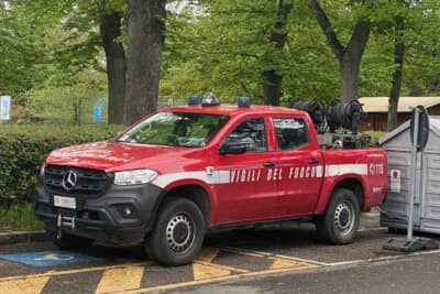 メルセデス・ベンツのピックアップが消防車両でした