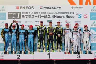 第1戦の表彰台は1位が666号車、2位が23号車、3位が31号車となった