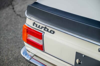 17万9200ドル（邦貨換算約2580万円）で落札されたBMW「2002ターボ」（C）Courtesy of RM Sotheby's