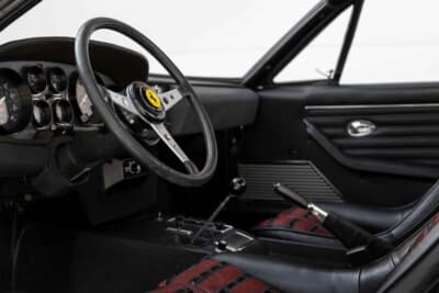 49万8400ドル（邦貨換算約7270万円）で落札されたフェラーリ「365 GTB/4 デイトナ」（C）Bonhams