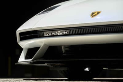 190万ドル～240万ドル（邦貨換算約2億7180万円～3億4335万円）で現在も販売中のランボルギーニ「カウンタックLPI800-4」（C）Bonhams