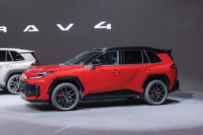 トヨタ RAV4 GR スポーツ（プロトタイプ）