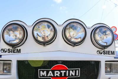 トヨタ MR2：自作のフロントバンパーおよびライトポッドもよくできているので、マルティニ・カラーのMR2は子どもたちのアイドルになるのだ