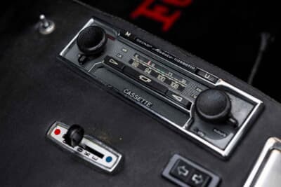 49万8400ドル（邦貨換算約7270万円）で落札されたフェラーリ「365 GTB/4 デイトナ」（C）Bonhams