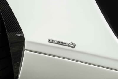 190万ドル～240万ドル（邦貨換算約2億7180万円～3億4335万円）で現在も販売中のランボルギーニ「カウンタックLPI800-4」（C）Bonhams