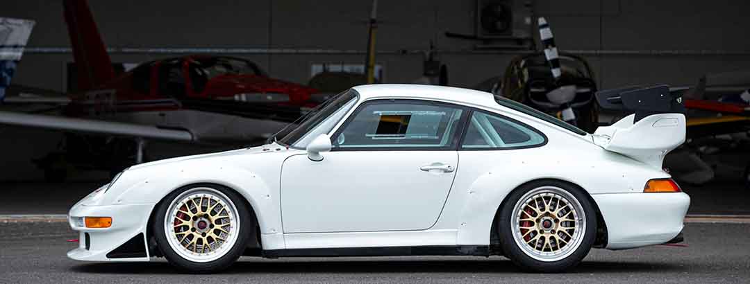 ポルシェ最後の空冷「911 ターボ GT2R」がオークションに登場！生産台数43台のレアモデルが1億円安くても流札した理由