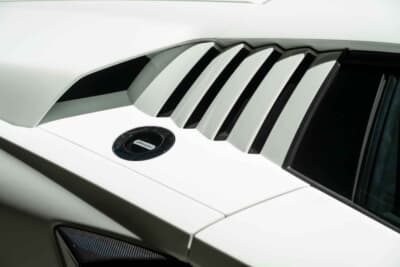 190万ドル～240万ドル（邦貨換算約2億7180万円～3億4335万円）で現在も販売中のランボルギーニ「カウンタックLPI800-4」（C）Bonhams