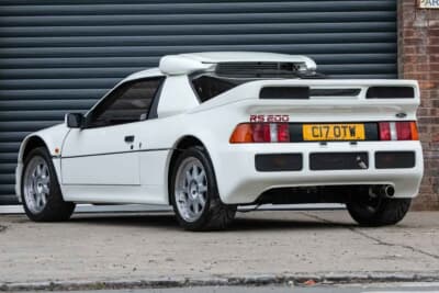 11万8500英ポンド（邦貨換算約2280万円）で現在も販売中のフォード「RS200トリビュート」（C）Iconicauctioneers