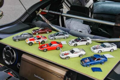 歴代フェアレディZのプラモデルを並べるオーナーもいた