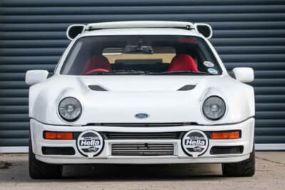 11万8500英ポンド（邦貨換算約2280万円）で現在も販売中のフォード「RS200トリビュート」（C）Iconicauctioneers