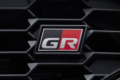 トヨタ カローラ クロス GRスポーツ：専用エンブレム