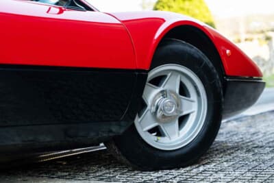 17万8250英ポンド（邦貨換算約3340万円）で落札されたフェラーリ「365GT4BB」（C）Bonhams