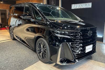 新型車や高級輸入車だけではなく、旧車やミニバン、SUVなども数多く施工している。あらゆるクルマをピカピカに仕上げてくれるのだ