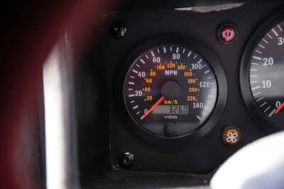 11万8500英ポンド（邦貨換算約2280万円）で現在も販売中のフォード「RS200トリビュート」（C）Iconicauctioneers