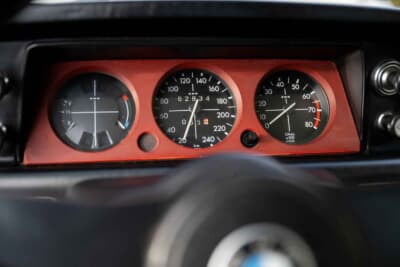 17万9200ドル（邦貨換算約2580万円）で落札されたBMW「2002ターボ」（C）Courtesy of RM Sotheby's