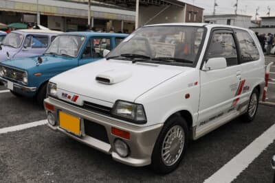 排気量550ccというカテゴリーでは、最新車に近い年代生まれのスズキ　アルトワークス