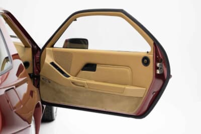 12万6000ドル（邦貨換算約1880万円）で落札されたポルシェ「928S by ゲンバラ」（C）Courtesy of RM Sotheby's