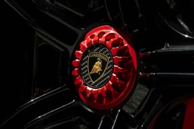 190万ドル～240万ドル（邦貨換算約2億7180万円～3億4335万円）で現在も販売中のランボルギーニ「カウンタックLPI800-4」（C）Bonhams