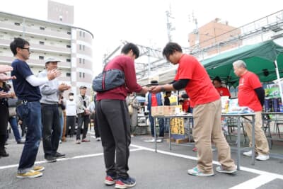 お楽しみグッズが当たる抽選会も実施