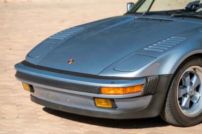 42万8500ドル（邦貨換算約6390万円）で落札されたポルシェ「911ターボ  フラットノーズ カブリオレ」（C）Courtesy of RM Sotheby's