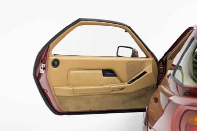 12万6000ドル（邦貨換算約1880万円）で落札されたポルシェ「928S by ゲンバラ」（C）Courtesy of RM Sotheby's