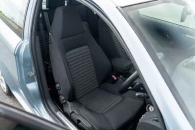 7000ポンド~1万ポンド(邦貨換算約135万円〜193万円)で現在も販売中のアルファ ロメオ「147GTA」(C)Bonhams