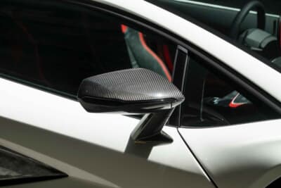 190万ドル～240万ドル（邦貨換算約2億7180万円～3億4335万円）で現在も販売中のランボルギーニ「カウンタックLPI800-4」（C）Bonhams